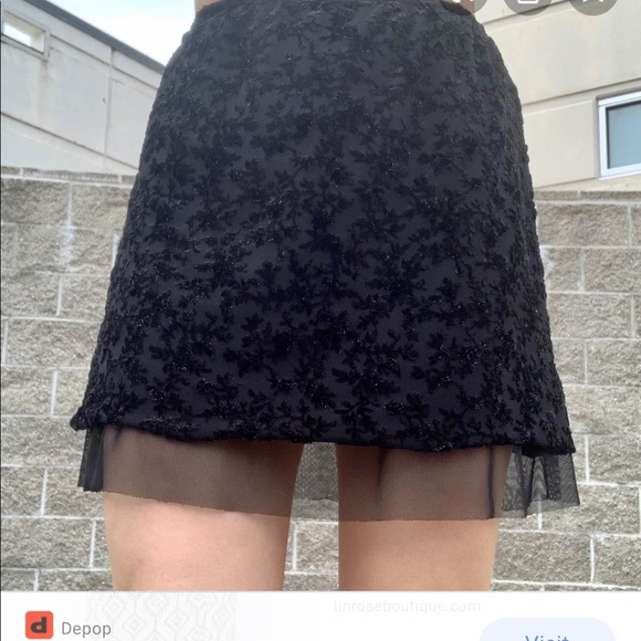 ivy jane Dresses & Skirts - Adorable black velvet skirt